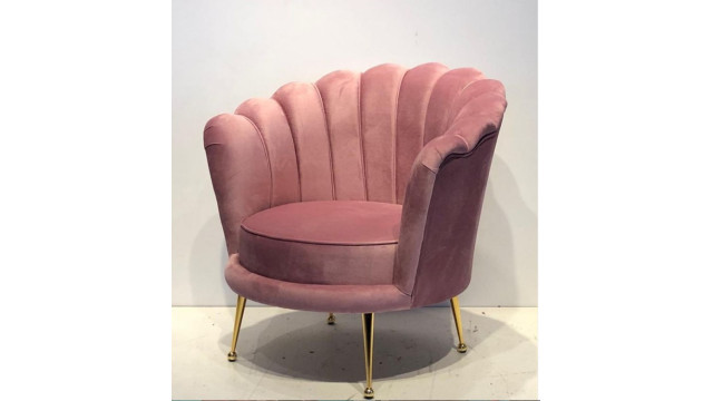 Armchair Queen Nancy