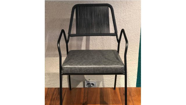 Стул Оссо с подлокотником